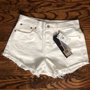 Levi's High Rise Fray Hem Wedgie Shorts NWT Firm $